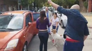 Köpeğini Terk Etmeye Çalışan Aileye Sert Tepki
